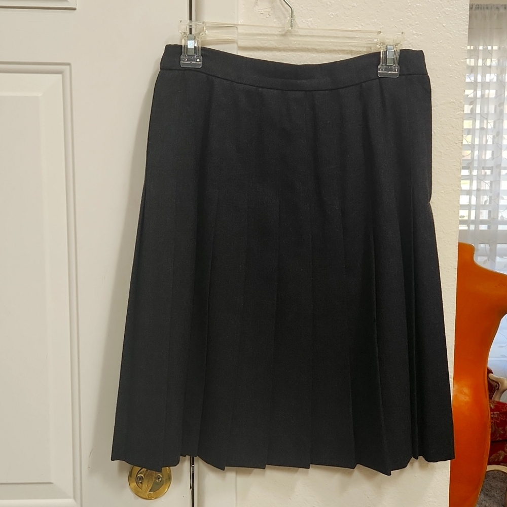 Talbott pure wool.gray pleated skirt size 10